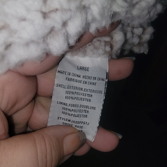 Misses sz L Thread & Supply Wubby Sherpa Tan And cream zip of Vest - Picture 2 of 9